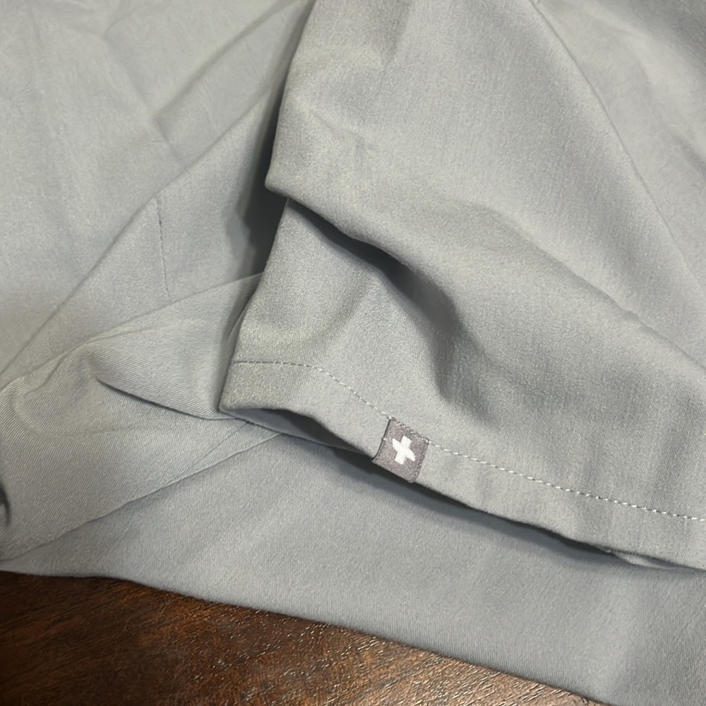 Figs Casma Three-Pocket Scrub Top - Picture 6 of 6